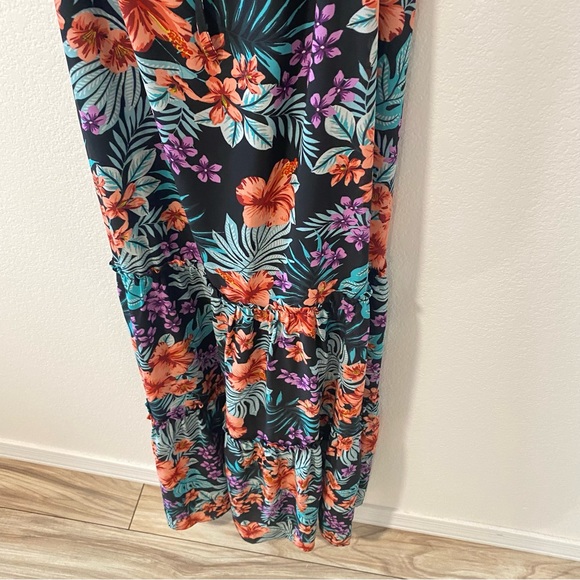 224. LOST + WANDER Beach Wonderland Maxi Dress  in black hawaiian floral Size S - Picture 4 of 7